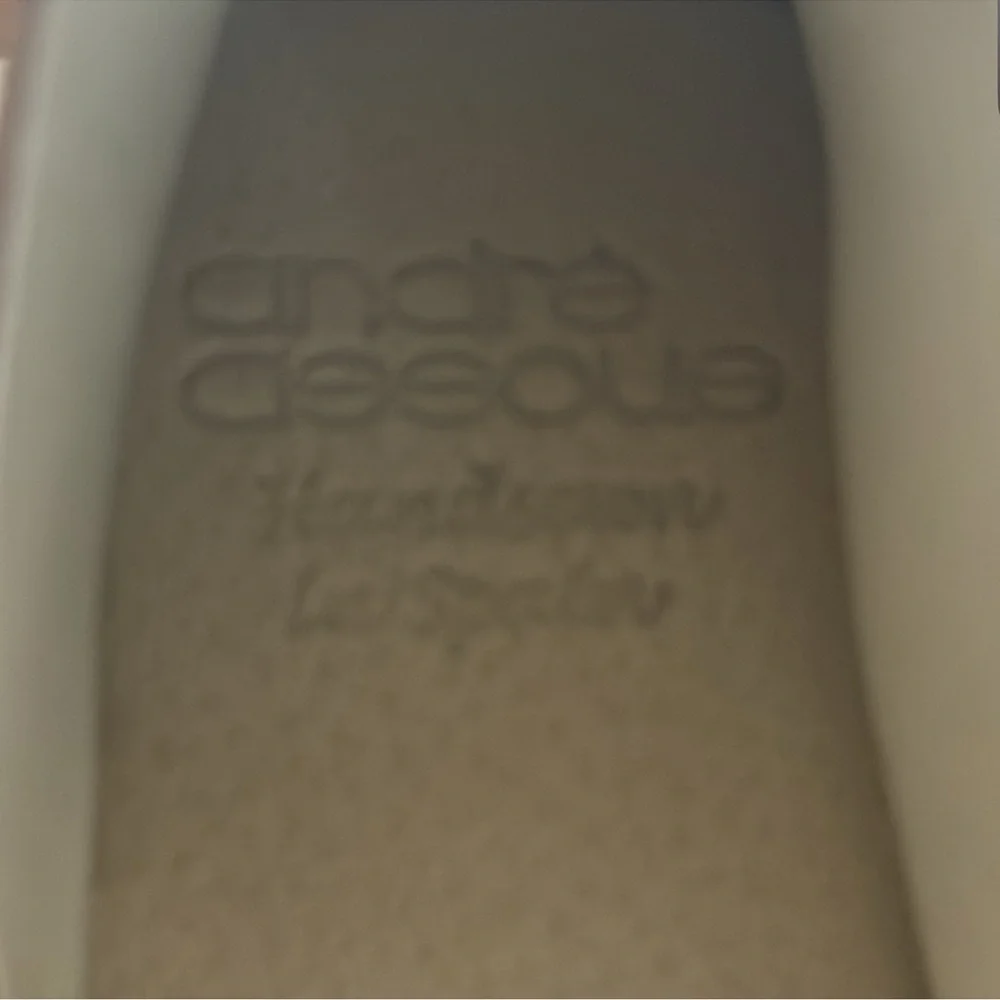 New authentic Andre Assous designer leather espadrilles sandals sz 9 display